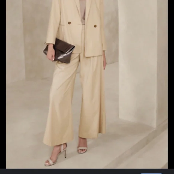 Banana Republic Light Tan Women's Blazer - Picture 5 of 5